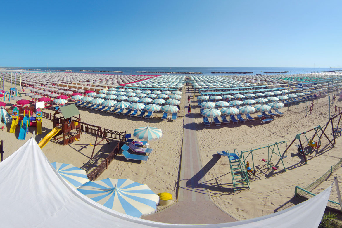 media.Gallery-Spiaggia_5Hotel-Sorriso-Cattolica